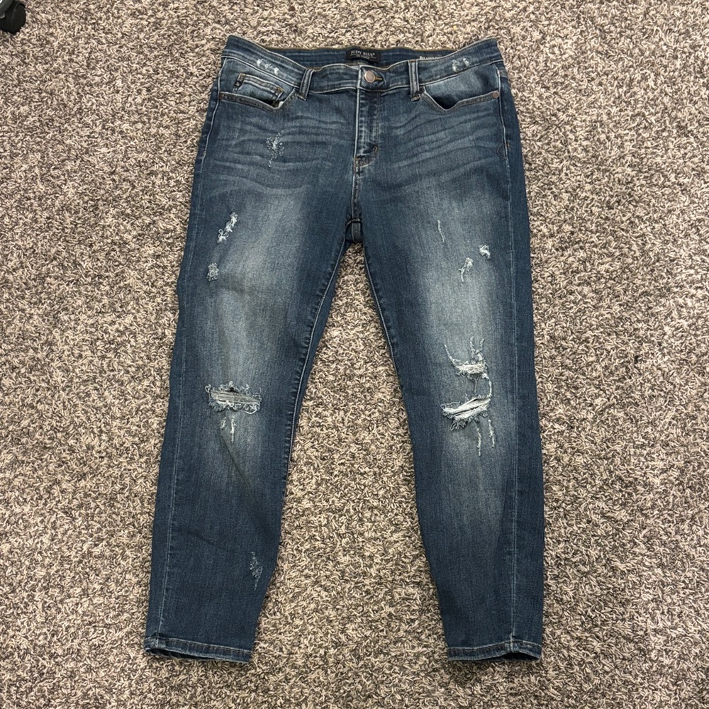 Judy Blue Distressed Relaxed Fit Jeans in Dark Blue Size 15/32